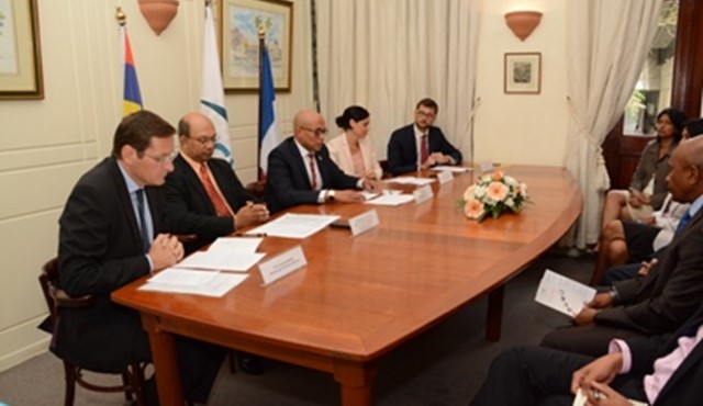 Programme de Renforcement des Capacités Commerciales dans l’océan Indien (PRCC) : Signature d’un protocole d’accord entre l’AFD et l’UCCIOI