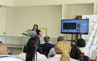 Wits Business School students meet with their counterparts in Mauritius